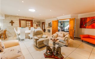 4 Bedroom House in Northvilla