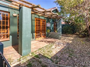 3 Bed House in Brixton