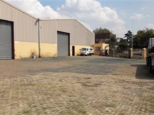 2450 m² Industrial space in Industria West