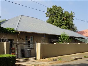 5 Bed House in Bezuidenhout Valley