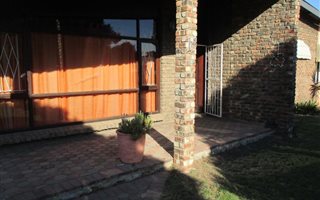 3 Bedroom House in Hartenbos Heuwels