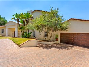 4 Bed House in Bryanston