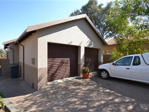 2 Bed Townhouse in Thatchfield