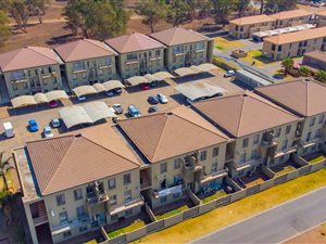 2 Bed Townhouse in Brakpan North