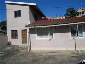 3 Bed Townhouse in Whetstone