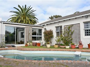 3 Bedroom House in Edgemead