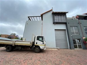 270 m² Industrial space in Halfway House