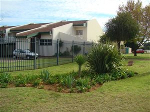 2 Bed Apartment in Langenhoven Park