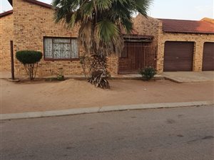 4 Bed House in Kanana