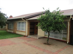 3 Bed House in Quellerie Park