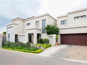 3 Bed House in River Club