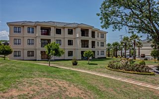 2 Bedroom Apartment in Broadacres