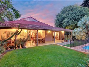 4 Bed House in Parktown North