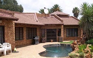 3 Bedroom House in Denneoord