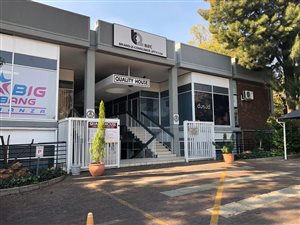 100 m² Commercial space in Senderwood