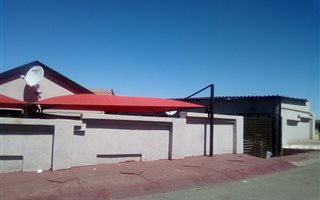 3 Bedroom House in Roodekop
