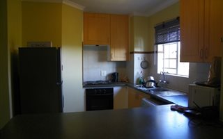 2 Bedroom Townhouse in Die Hoewes