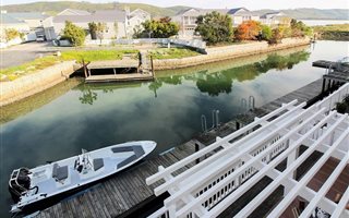 2 Bedroom Apartment in Thesen Islands