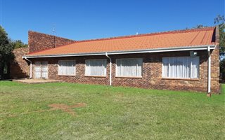 2.6 ha Farm in Boltonwold