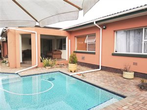 4 Bed House in Newton Park