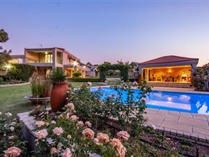 4 Bed House in Kyalami AH