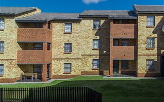 2 Bedroom Apartment in Carlswald Estate