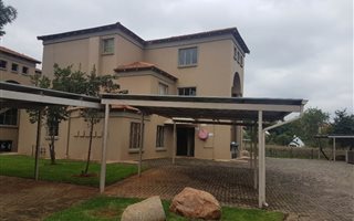 3 Bedroom Apartment in Weltevreden Park