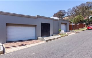 3 Bedroom House in Kensington