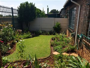 3 Bed Townhouse in Doornpoort and surrounds