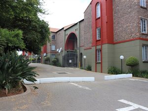 2 Bedroom Apartment in Rooihuiskraal