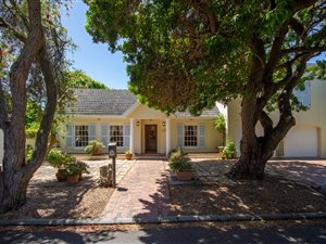 4 Bed House in Tokai