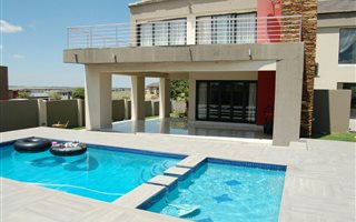 5 Bedroom House in Bronkhorstbaai
