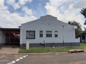 3 Bed Flat in Lennoxton