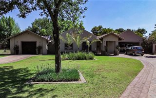 4 Bedroom House in Dagbreek