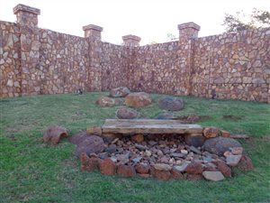 574 m² Land available in Redstone Country Estate