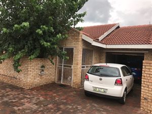 2 Bed Townhouse in Potchefstroom Central