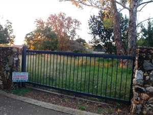 1370 m² Land available in Irene