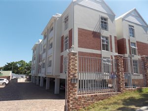 2 Bed Apartment in West Hill