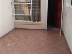 2 Bed Apartment in Bloubosrand
