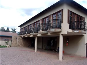10 Bed House in Wierda Park