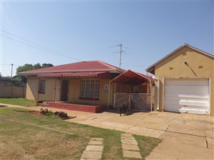 3 Bed House in Roodepoort West
