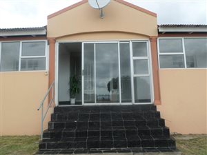 3 Bedroom House in Hillside