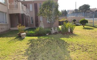 1 Bedroom Apartment in Roodekrans