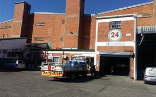 1339 m² Commercial space in Cambridge