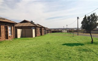 3 Bedroom House in Clayville