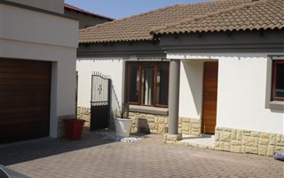 3 Bedroom House in Clearwater Estate