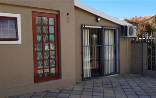 1 Bedroom Apartment in George South