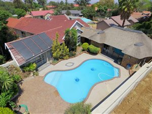 3 Bed House in Brackendowns