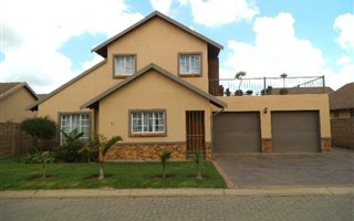 4 Bedroom Townhouse in Kempton Park West