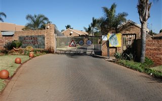 3 Bedroom Townhouse in Wierda Park Ext 2